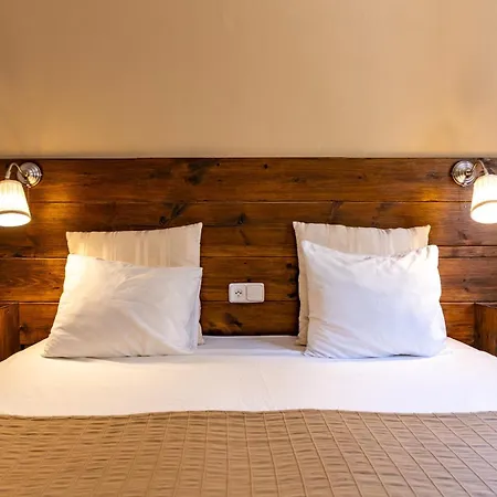 Alojamento de Acomodação e Pequeno-almoço Casa Adelante Sevilla 3*